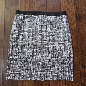 Black and White Patterned Women's Stretch Pencil Skirt Size 14
